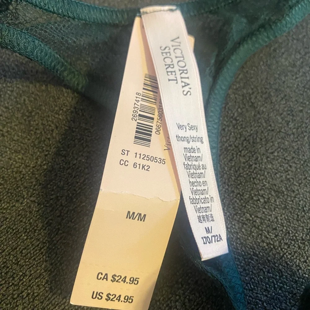 Victoria's Secret Green Lace Bra and Lave Thong Set Size 36c and Medium - Picture 12 of 12